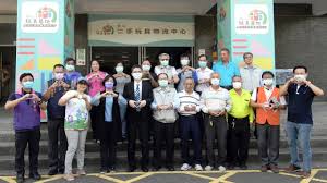 彰化二手玩具物流中心玩具回收減塑做環保 fashion dresses academic dress