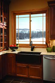 Warming Up With Woodgrain Vinyl Simonton Windows Doors Kitchen Design Kitchen Window Design Tuscan Kitchen
