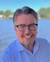 Robert Russ's Instagram, Twitter & Facebook