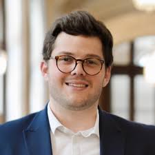 I am thrilled to share that I'm starting my new journey at L'Oréal as HR  Generalist Apprentice within IT Europe. This apprenticeship is part of my  Master 2 GRH PI, (Ecole de