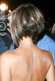 Victoria Beckham Elle A De L Humour La Preuve Carre Plongeant Nuque Coiffure Carre Plongeant Coiffure Et Beaute