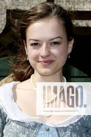 Michelle Barthel beim Fototermin am Set des TV-Films Hans im Glück aus der  ARD-Märchenreihe