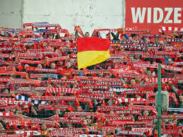 Discover and share the best gifs on tenor. Viertligist Lodz Verkauft Uber 10 000 Dauerkarten Kicker
