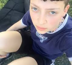 FULL AMIGOS ya salió con videoclip y  todo❤️‍🩹❤️‍🩹❤️‍🩹❤️‍🩹❤️‍🩹❤️‍🩹❤️‍🩹❤️‍🩹muchísimas gracias a todxs  quienes trabajaron para que sea posible @narcisarosada por el grafitti  fantástico🥹 @nicomiract por ...