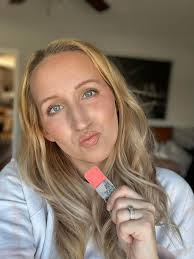 Tiger Lily. She is one of my FAVS!! I am so stinking glad she is back!!!!  👄👄 I mean. Just look how pretty!