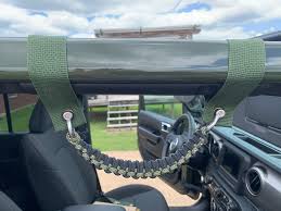First off we will need to make the core of the grab handle you will need: Paracord Jeep Os Handles Version 2 0 Replaced The Plastic Buckles With 500lb Load Shackles And Upgraded The Webbing There S 22 Feet Of Paracord In Each Handle For Survival Purposes Pretty Happy With This