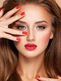 Lisa Strutz's Instagram, Twitter & Facebook