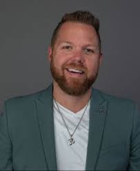 Paul Ashmore's Instagram, Twitter & Facebook