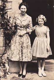 Before she became queen, she worked as a truck mechanic in a women's branch of the british army. Everything Royal Photo Young Queen Elizabeth Her Majesty The Queen Queen Elizabeth