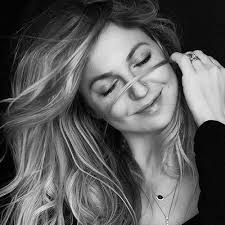 Kara Marie's Instagram, Twitter & Facebook