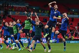 Thụy sĩ vừa gây bất ngờ khi loại đội tuyển pháp (vô địch world cup 2018) ở loạt sút. In Blik Jnmpvm
