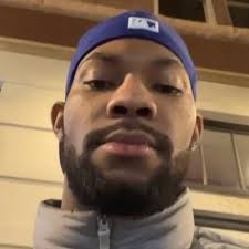 Skye Bennike (@skyeebluu)