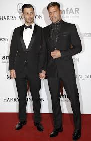 Gonzalez works as a financial broker and comes from a wealthy family in guaynabo, puerto rico. Ricky Martin Steps Out With New Boyfriend Jwan Yosef Mumslounge