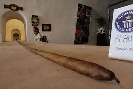 World S Longest Cigar Est Facts World Records Weird World Guinness Book