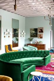23 Colorful Reasons To Break From The Neutral Sofa Retro Mobel Wohnen Und Grunes Sofa