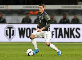 Die begeisterung in istanbul ist enorm. Mesut Ozil In Mekka Guter Fussballer Und Guter Muslim Fussball Stuttgarter Zeitung