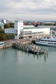 Germany's zeppelin museum contains a large collection of artifacts from the bygone era of. Schwerelos Am See Friedrichshafen Deutschland The Link Stadt Land Architektur
