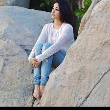 Pin By Scott Mackie On Girls With Barefeet In 2020 Aseel Omran Omran Arab Beauty