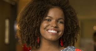 Conheça Kika, personagem de Jeniffer Nascimento, na novela “Verão 90”