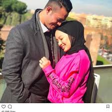 Oleh mustazah gp pada 19 feb 2018 kategori gosip. Selagi Berlapik Takde Masalah Even Peluk Cium Peminat Berbalah Adegan Peluk Neelofa Dan Zul Ariffin