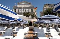Opera Beach in Nice : Private beach and restaurant on the seafront