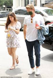 Последние твиты от grant hughes (@gt_hughes). Newsco Sophia Bush Rocks A Low Cut Babydoll Dress On A Date With Her Boyfriend Grant Hughes In Nyc Australiannewsreview