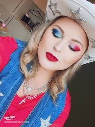 Amber Huber's Instagram, Twitter & Facebook