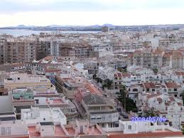 Торревьеха — в прошлом, рыбацкая деревушка, как и множество прибрежных городов. Torreveha Vikipediya