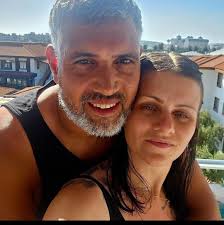 I have been reading that the transfer from the airport is between 11/2 and  3 hours we are with jet 2 could someone confirm the actual time that the  transfer takes with