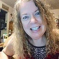 Leann Weiss's Instagram, Twitter & Facebook