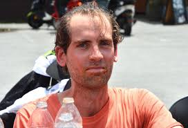Sean Yeager devours competition in burger-eating contest