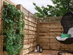 Resultan espectaculares las cestas colgantes colocadas en las barandillas de los balcones. Cuales Son Las Mejores Plantas Colgantes Para Tu Jardin Vertical O Balcon Leroy Merlin