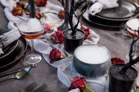 In just five steps, you can achieve a simple special occasions call for something a little more elegant than a casual dinner table setting. Elegant And Eerie Halloween Table Settings For A Spooky Chic Dinner Party
