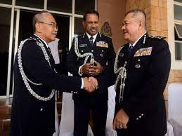 Kerjaya beliau dalam pasukan polis tidak terhenti di situ sahaja apabila dilantik sebagai ketua cawangan khas pulau pinang pada tahun 1960, timbalan pengarah cawangan khas bukit aman pada tahun 1963 dan kemudiannya sebagai pengarah cawangan khas pada 1971. Polis Tahan Warga Myanmar Pegawai Imigresen