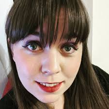 Robyn Barry's Instagram, Twitter & Facebook