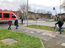 Fülle die lücken mit den verben wollen und müssen in der richtigen form aus. Bnaqwmqcxbijgm