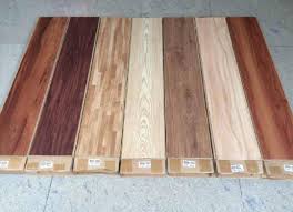 Pemasangan lantai kayu memang merupakan salah satu bentuk atau cara bagaimana menambah nilai estetika pada hunian. Harga Lantai Vinyl Motif Kayu Sesuai Spesifikasi Dan Coraknya Toko Lantai Kayu Surabaya