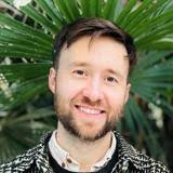 Robin Mchugh's Instagram, Twitter & Facebook