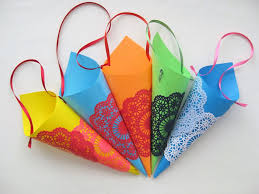 Kemudian kertas dilipat, digunting 3. Cara Membuat Bakul Dengan Anak