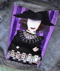 Wählen sie aus einer vielzahl ähnlicher szenen aus. I Painted The Back Of A Jean Jacket With The New Musical Playbill Now On Etsy Artworkbykakes Beetlejuice