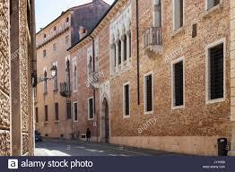 • video documentario sulla situazione degli azionisti della bpvi. Aura News Real Estate