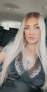 Monique Downing's Instagram, Twitter & Facebook