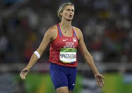 Barbora špotáková vyhrála zlatou tretru po osmi letech, vynikajícím. Come On Barbora Spotakovou Hecovala I Odveka Rivalka Obergfollova Sport Cz