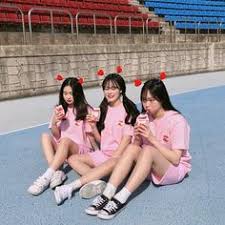 Meski begitu, persahabatan dua bintang muda ini cukup awet lho hingga 18 tahun! 38 Ide Sahabat Ulzzang Sahabat Gadis Ulzzang Foto Teman