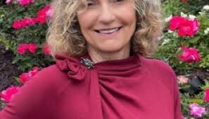 Democratic activist announces candidacy for Cobb commissioner