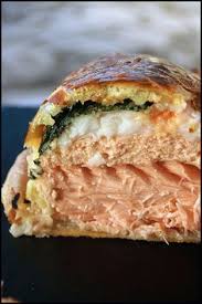 Saumon En Croute Sauce Langoustine Saumon Wellington Saumon En Croute Recettes De Cuisine Cuisine Poisson