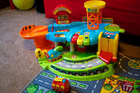 Voitures, garages et circuits pour les enfants de 1 à 5 ans ! Toot Toot Garage Track Cheap Online