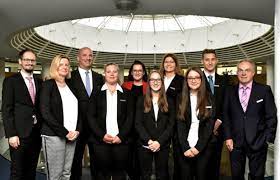 Für sie stehen wir mit exzellenter beratung, digitalem banking und einem umfangreichen produktangebot zur verfügung. Unsere Ausbildung Volksbank Raiffeisenbank Furstenfeldbruck Eg