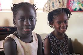 Lembra-se do seu primeiro dia de aulas na escola 🎒? O #UNICEF e o Governo  estão a trabalhar para garantir que todas as crianças na Guiné-Bissau  possam celebrar este marco histórico com