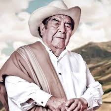 Su luz propia seguirá brillando, allá en el cielo Don Erasmo Pereda  Charrán, era un joven muy emprendedor cuando llegó a la capital decidido a  triunfar como artista, dejando su trabajo en